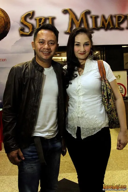Foto Mona Ratuliu