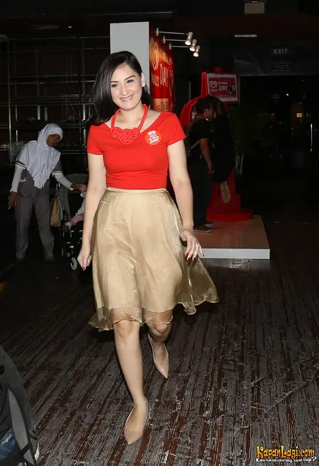 Foto Mona Ratuliu