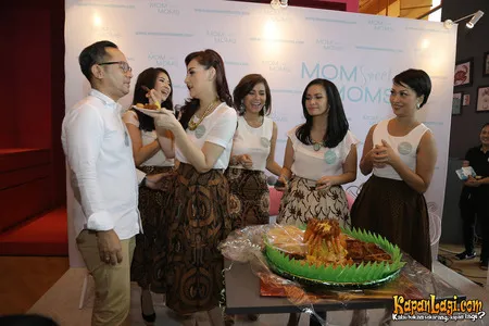 Foto Mona Ratuliu