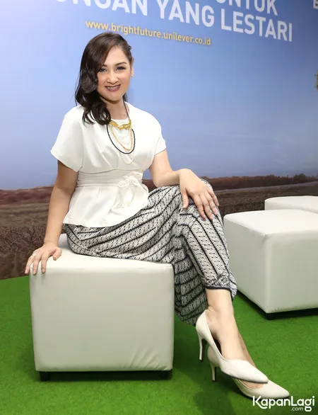 Foto Mona Ratuliu