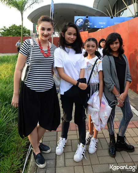 Foto Mona Ratuliu