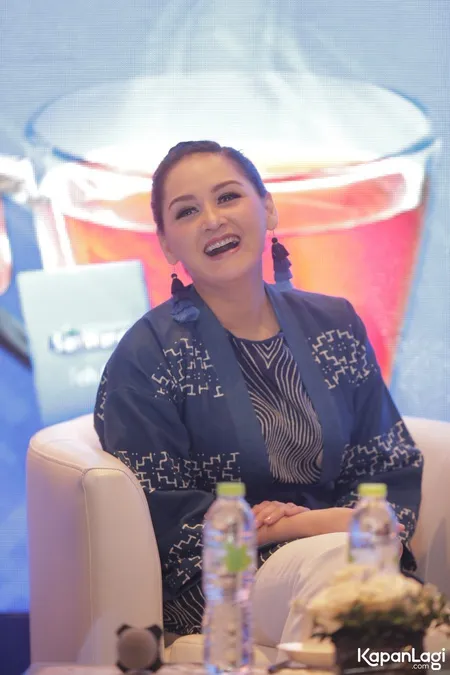 Foto Mona Ratuliu