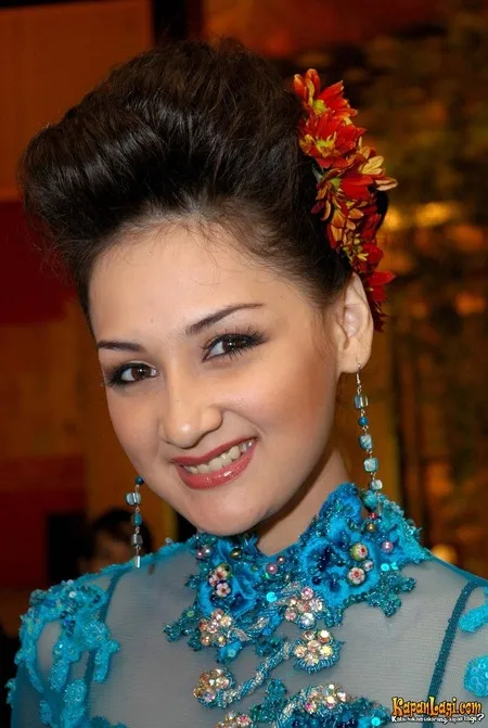 Foto Mona Ratuliu