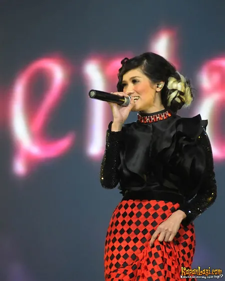 Foto Mulan Jameela