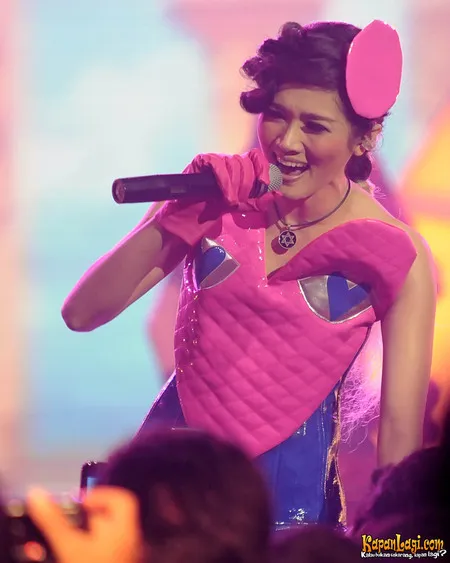 Foto Mulan Jameela