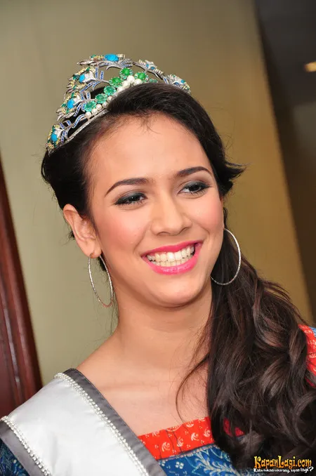 Foto Nadine Alexandra Dewi Ames