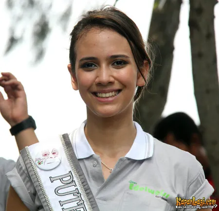 Foto Nadine Alexandra Dewi Ames