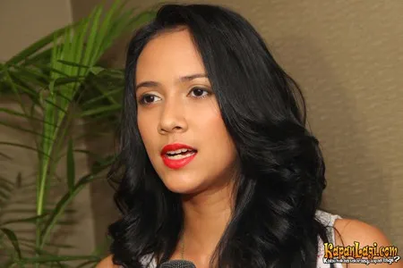 Foto Nadine Alexandra Dewi Ames