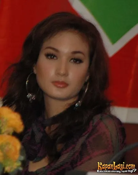 Foto Nadine Chandrawinata