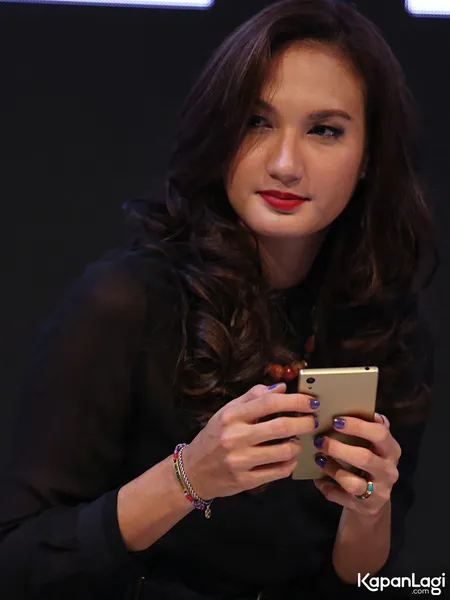 Foto Nadine Chandrawinata