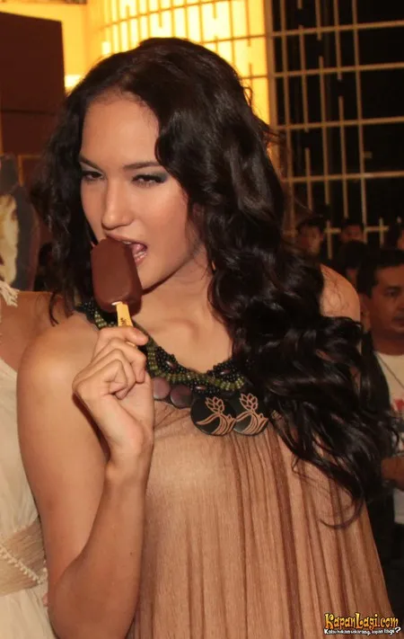 Foto Nadine Chandrawinata