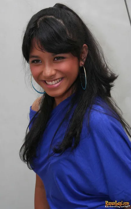 Foto Nadine E Woworuntu