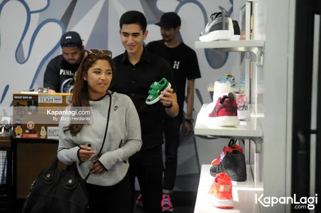 Foto Nadine Waworuntu