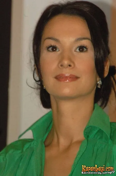 Foto Nadya Hutagalung