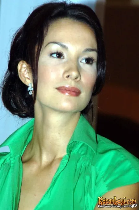 Foto Nadya Hutagalung