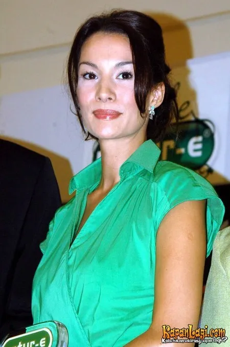 Foto Nadya Hutagalung