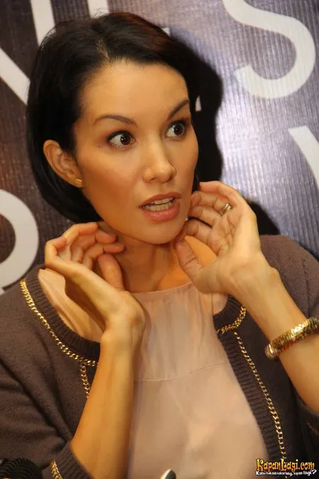 Foto Nadya Hutagalung