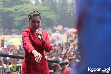 Foto Nella Kharisma