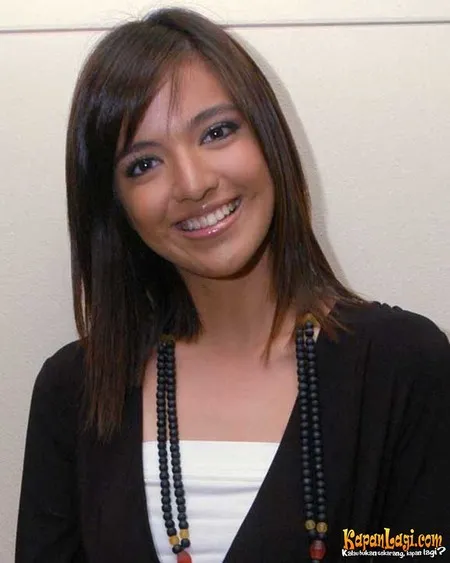 Foto Nia Ramadhani