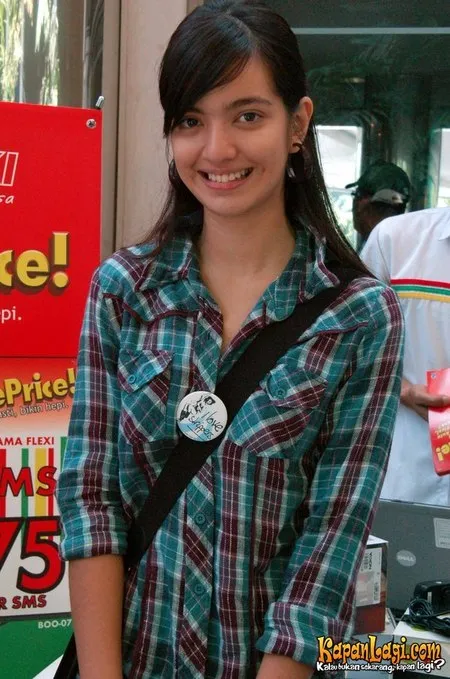Foto Nia Ramadhani