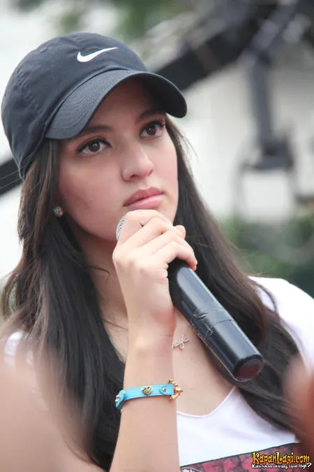 Foto Nia Ramadhani