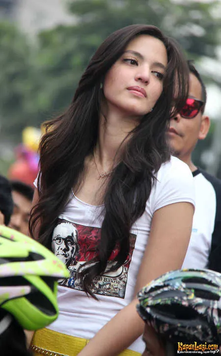Foto Nia Ramadhani