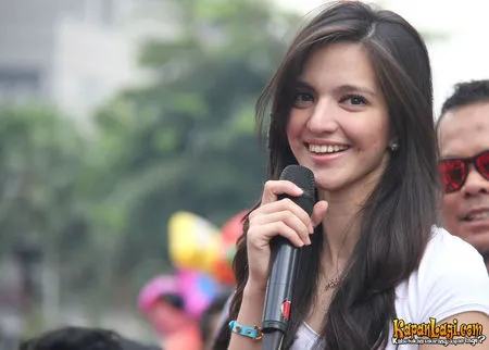 Foto Nia Ramadhani