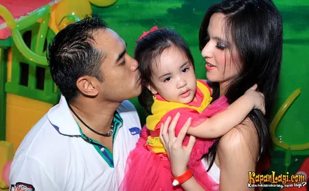 Foto Nia Ramadhani