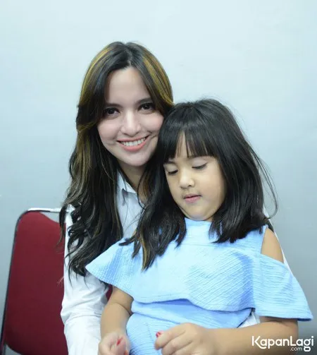 Foto Nia Ramadhani