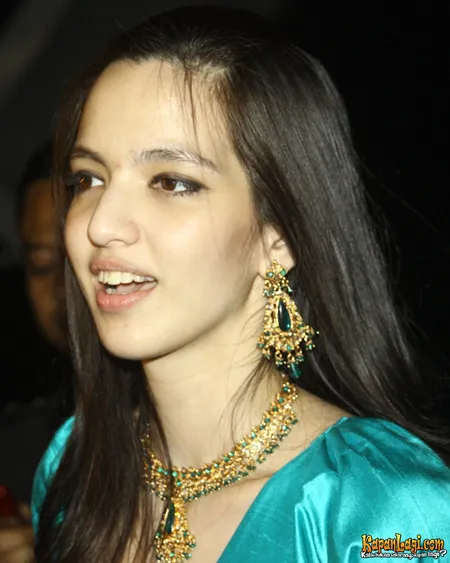 Foto Nia Ramadhani