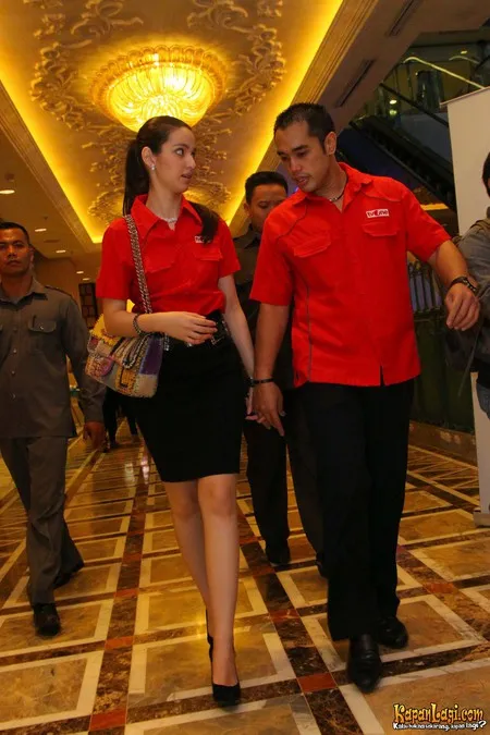 Foto Nia Ramadhani