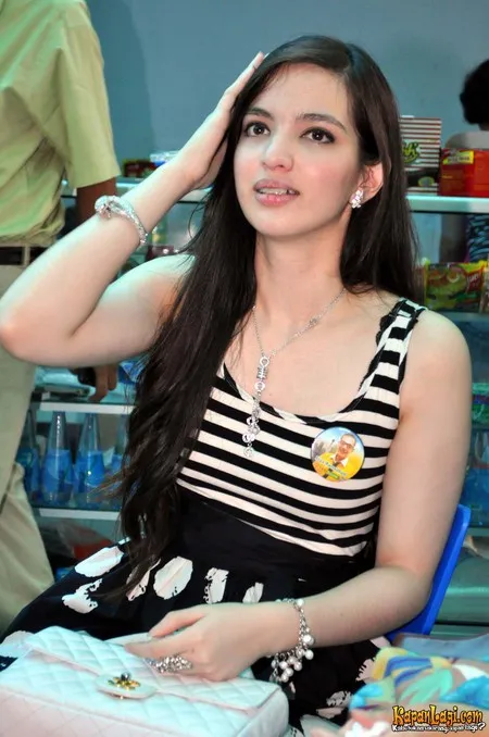 Foto Nia Ramadhani