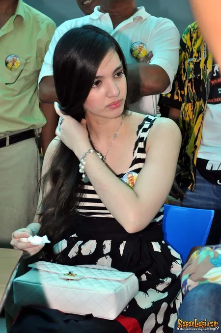 Foto Nia Ramadhani