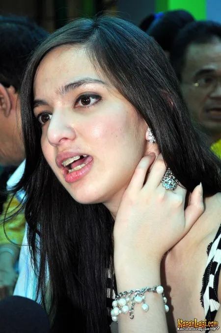 Foto Nia Ramadhani