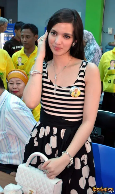 Foto Nia Ramadhani