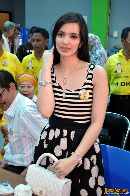 Foto Nia Ramadhani