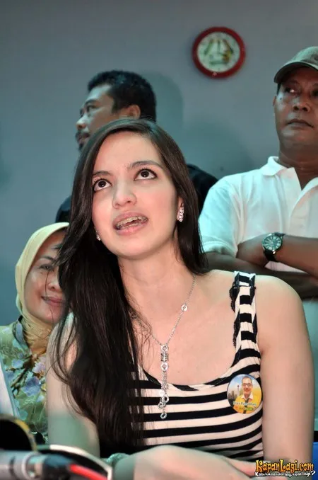Foto Nia Ramadhani