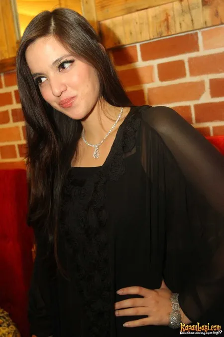 Foto Nia Ramadhani