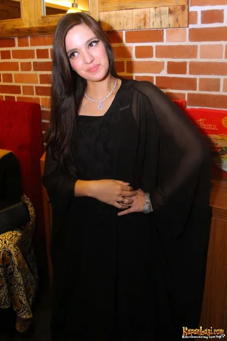 Foto Nia Ramadhani
