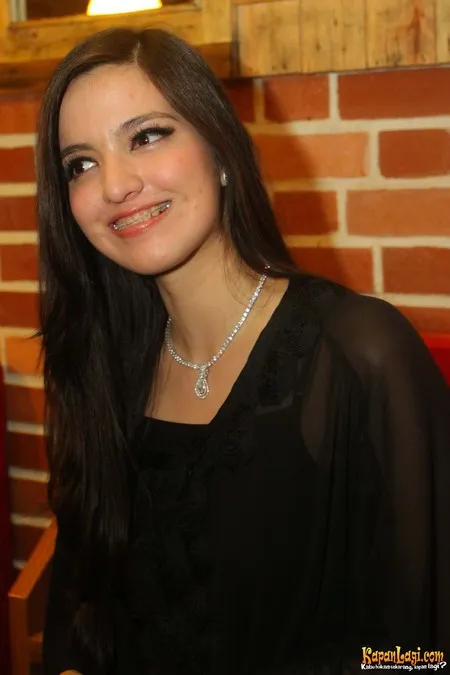 Foto Nia Ramadhani
