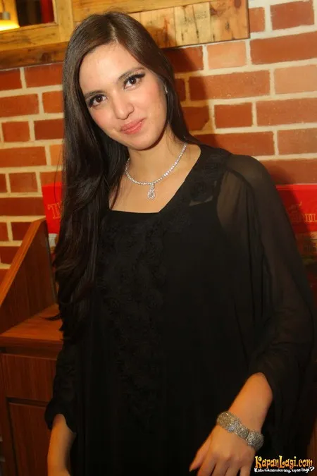 Foto Nia Ramadhani