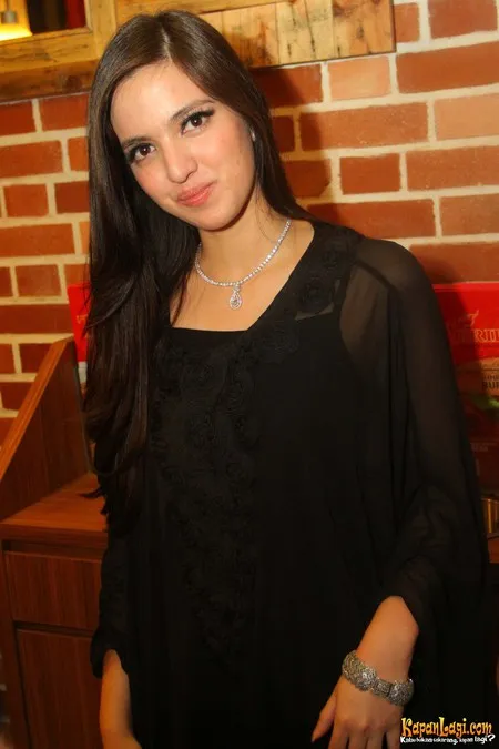 Foto Nia Ramadhani