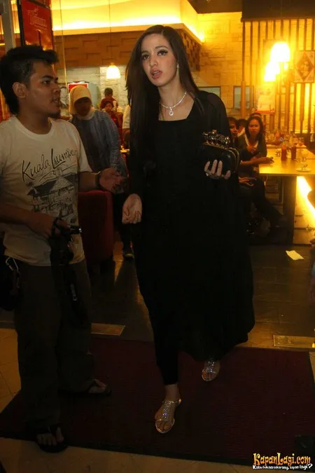 Foto Nia Ramadhani