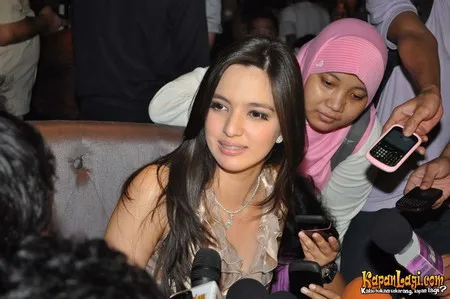 Foto Nia Ramadhani