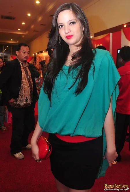 Foto Nia Ramadhani
