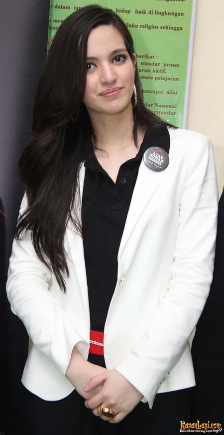 Foto Nia Ramadhani