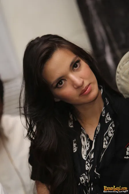 Foto Nia Ramadhani