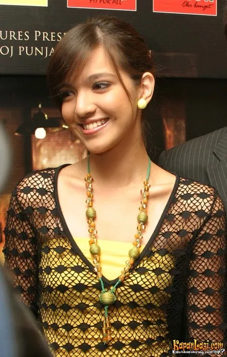 Foto Nia Ramadhani