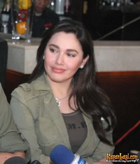 Foto Nia Zulkarnaen