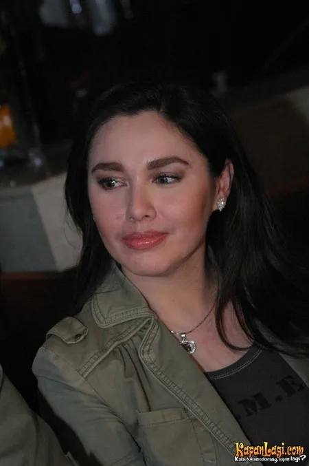 Foto Nia Zulkarnaen